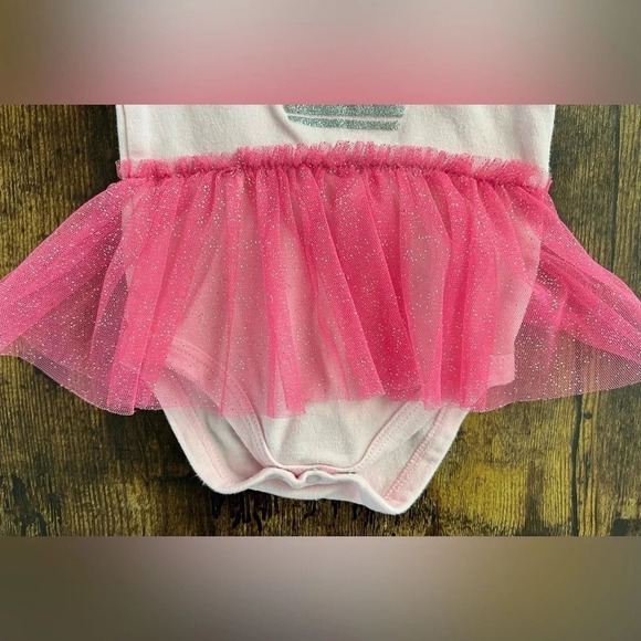 Swiggles | infant girl onesie. Size: 3/6M - Picture 2 of 11